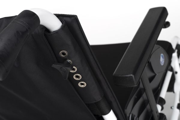 Fauteuil Roulant Électrique Vermeiren Verso - Autonomie, Sécurité et Performance - Disponible en Tunisie chez BEST SANTE 📞 Contact & Achat en Tunisie : Pour plus d'informations ou pour commander votre fauteuil roulant Instafold : ☎️ 28 418 268 / 70 295 291 📍 Livraison à domicile dans toute la Tunisie